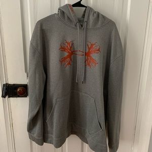 Under Armour Sweatshirt